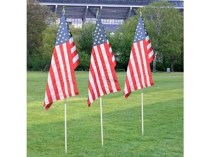9' Spinning Flagpole and 2.5' x 4' US Flag Kit