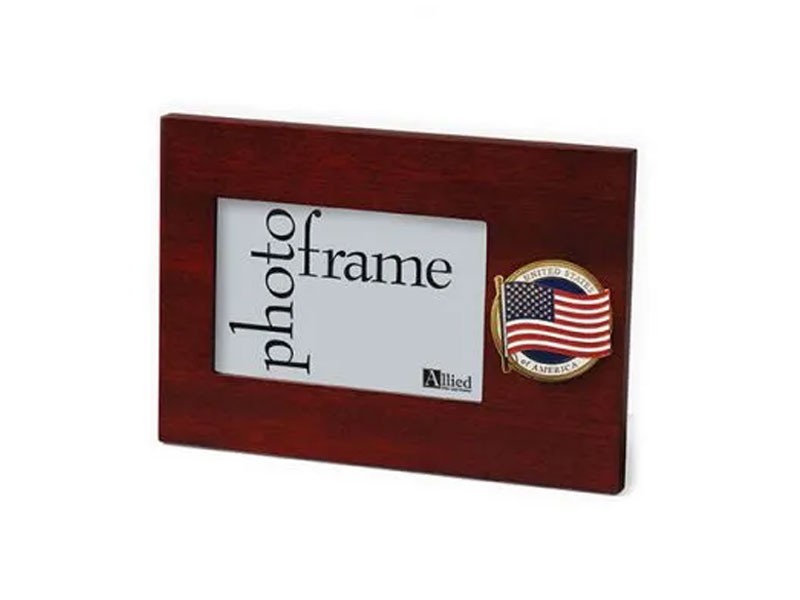 6 ½” X 9 ½” Mahogany USA Medallion Picture Frame