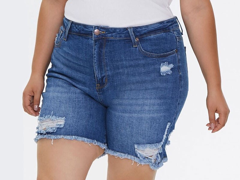 Plus Size Frayed Denim Shorts For Women