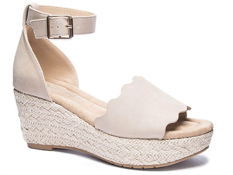 Women's Chinese Laundry Daylight Scalloped Espadrille Wedges in Nude