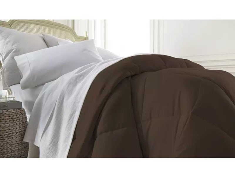 All Season Super Plush Down-Alternative Comforter