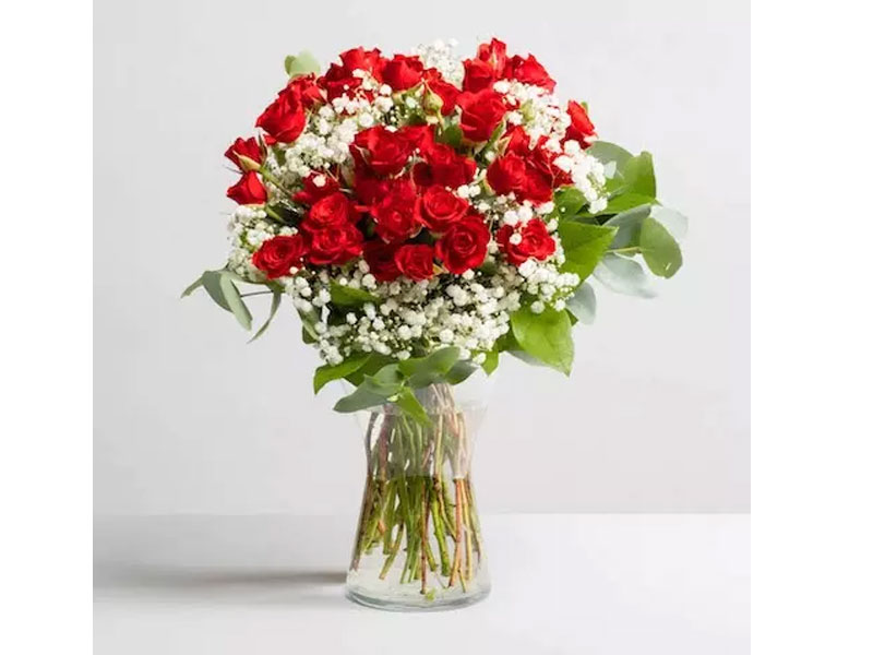 Boheme Red Roses And Baby’s Breath