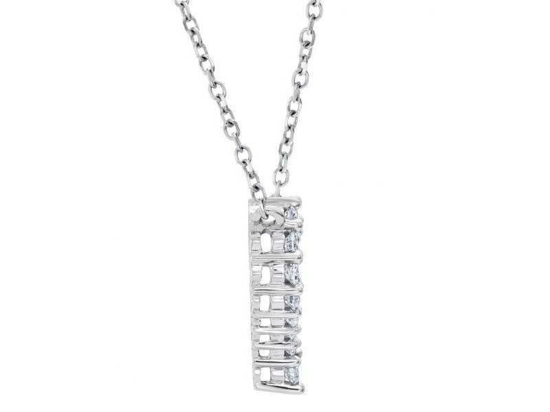 Reeds Women's White Gold and Diamond Heart Necklace 1/4ctw