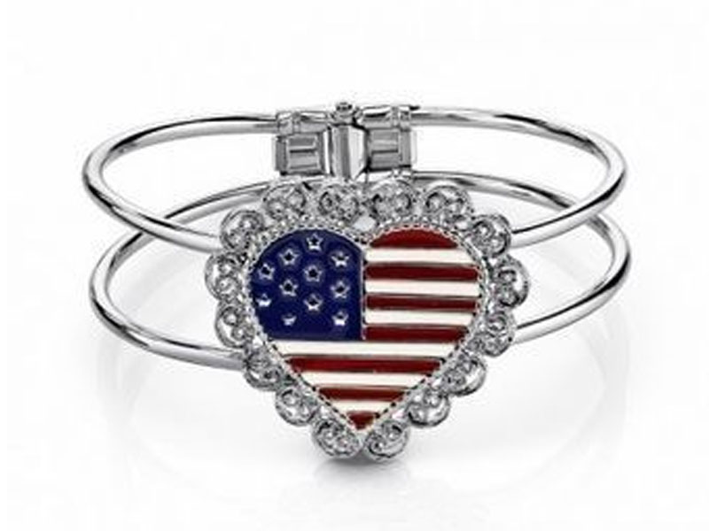 Heart-Shaped American Flag Bangle Bracelet For Men And Women