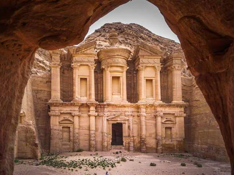 10-Day Egypt Pyramids & Nile cruise and Jordan Petra Tour