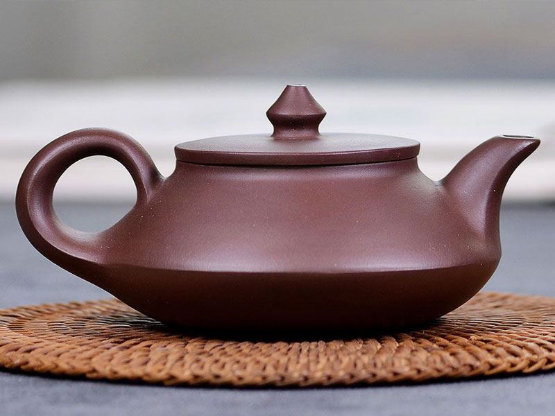 Qu Hu Yixing Zisha Teapot