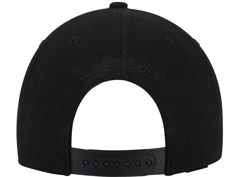 Men's Milwaukee Bucks Mitchell & Ness Black Snapback Hat