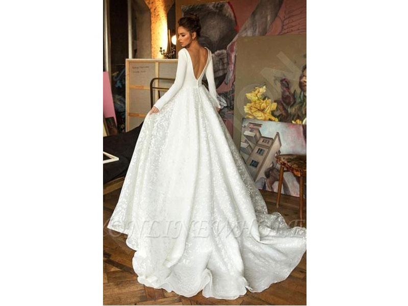 Women's Elegant Lace Bridal A-line V-Neck Long Sleeves Wedding Dresses