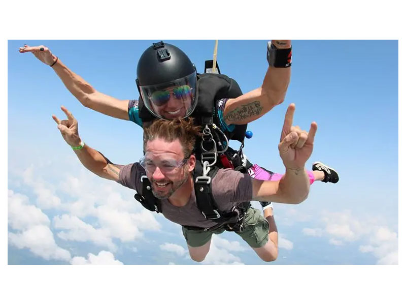 Skydiving Chicago Weekend Special 14,000ft Jump