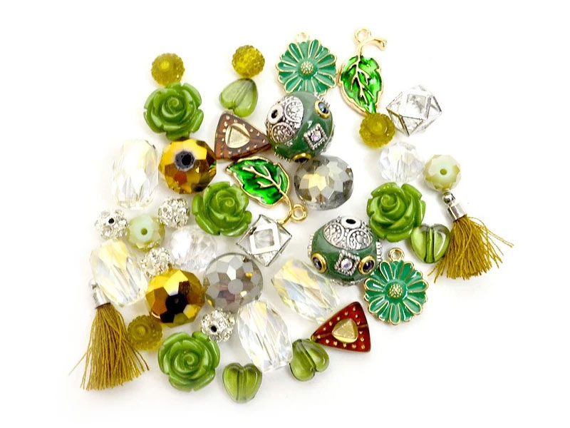 Design Elements Bead Mix in Herbaceous Basil