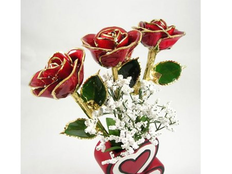 Past Present Future Gold Trim Roses & 3 Heart Vase
